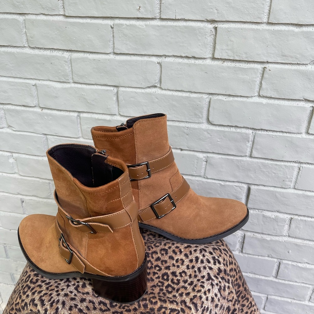 Brown zip boots - Picture 3 of 10
